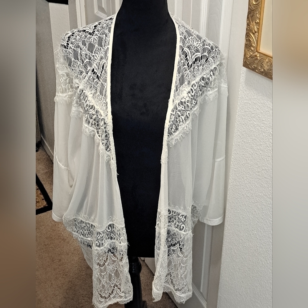 Lulus Cream Lace Open Front Cardigan  Size XS